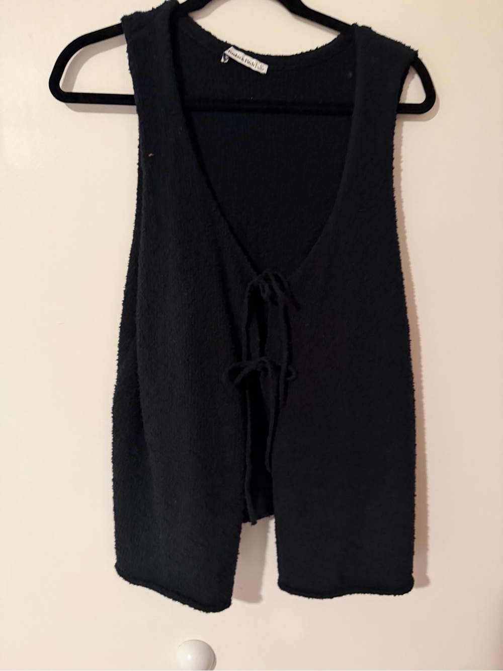 Abercrombie & Fitch black Knit Tie-Front Women’s Sweater Vest